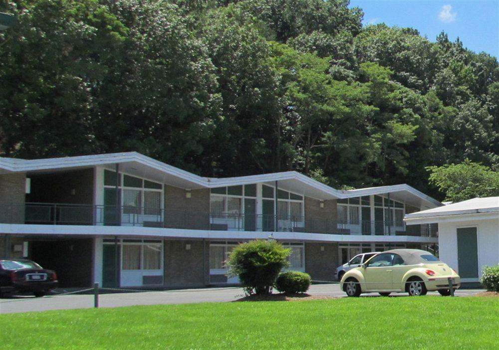 Colony House Motor Lodge Roanoke Exterior photo