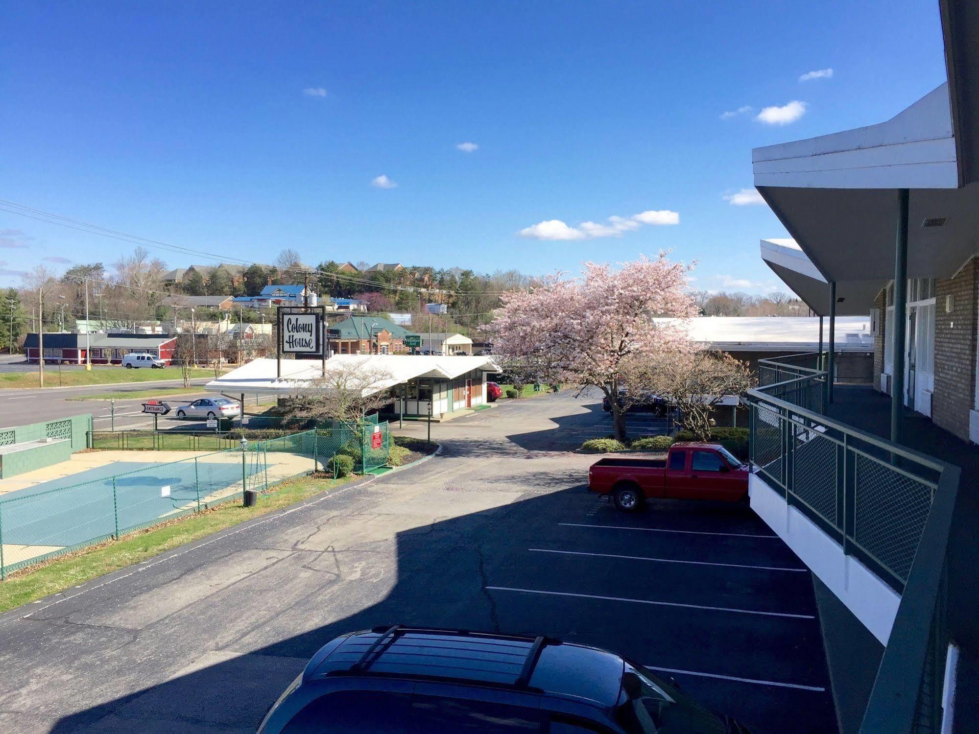 Colony House Motor Lodge Roanoke Exterior photo